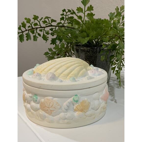 Vtg Pastel Seashell Starfish Round Ceramic Trinket Box Dish W Lid Coastal Decor - Picture 3 of 7
